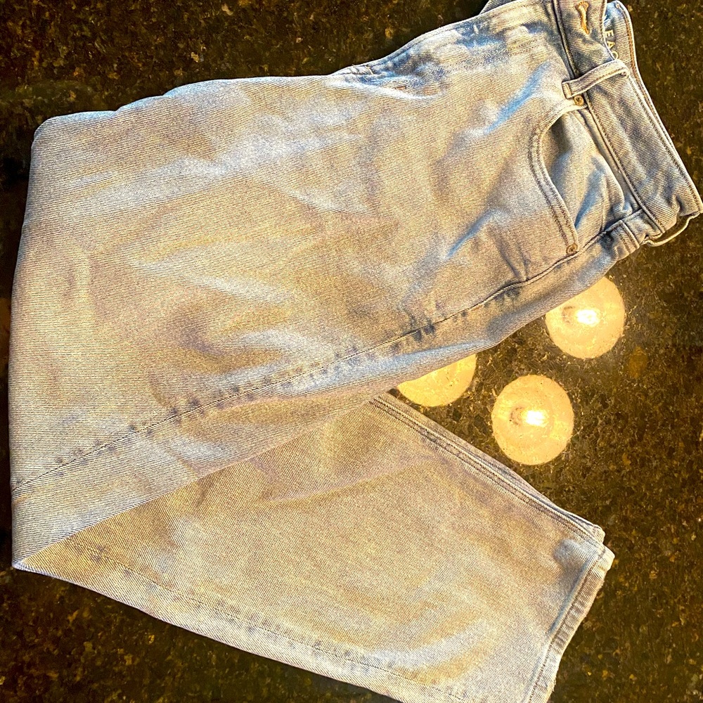American Eagle Mom Straight Jeans